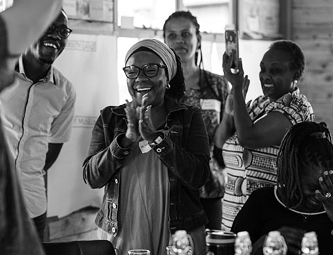 gallery_0008_happy-clapping